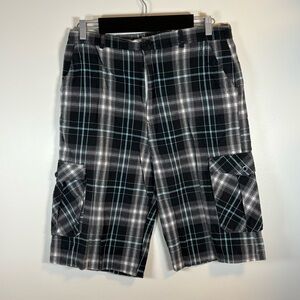 Counterattack Men’s Plaid Cotton Cargo Bermuda Shorts, Size 38